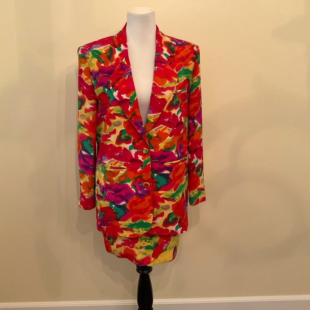 Women’s Henri Bendel New York 2-piece skirt suit